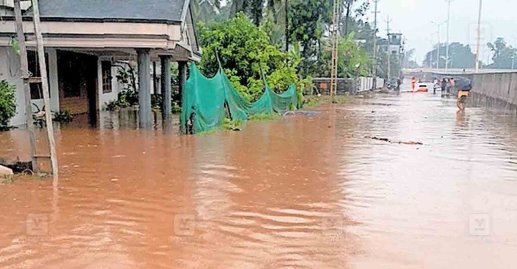 ഉപ്പള ഗേറ്റിനടുത്ത് അബ്ദുല്ലയുടെ വീട്ടിൽ വെള്ളം കയറിയപ്പോൾ.